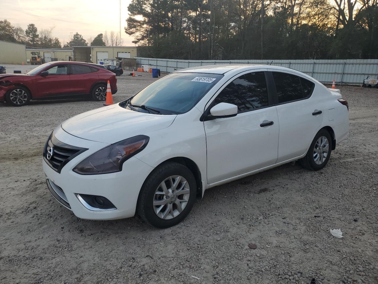 2017 NISSAN VERSA