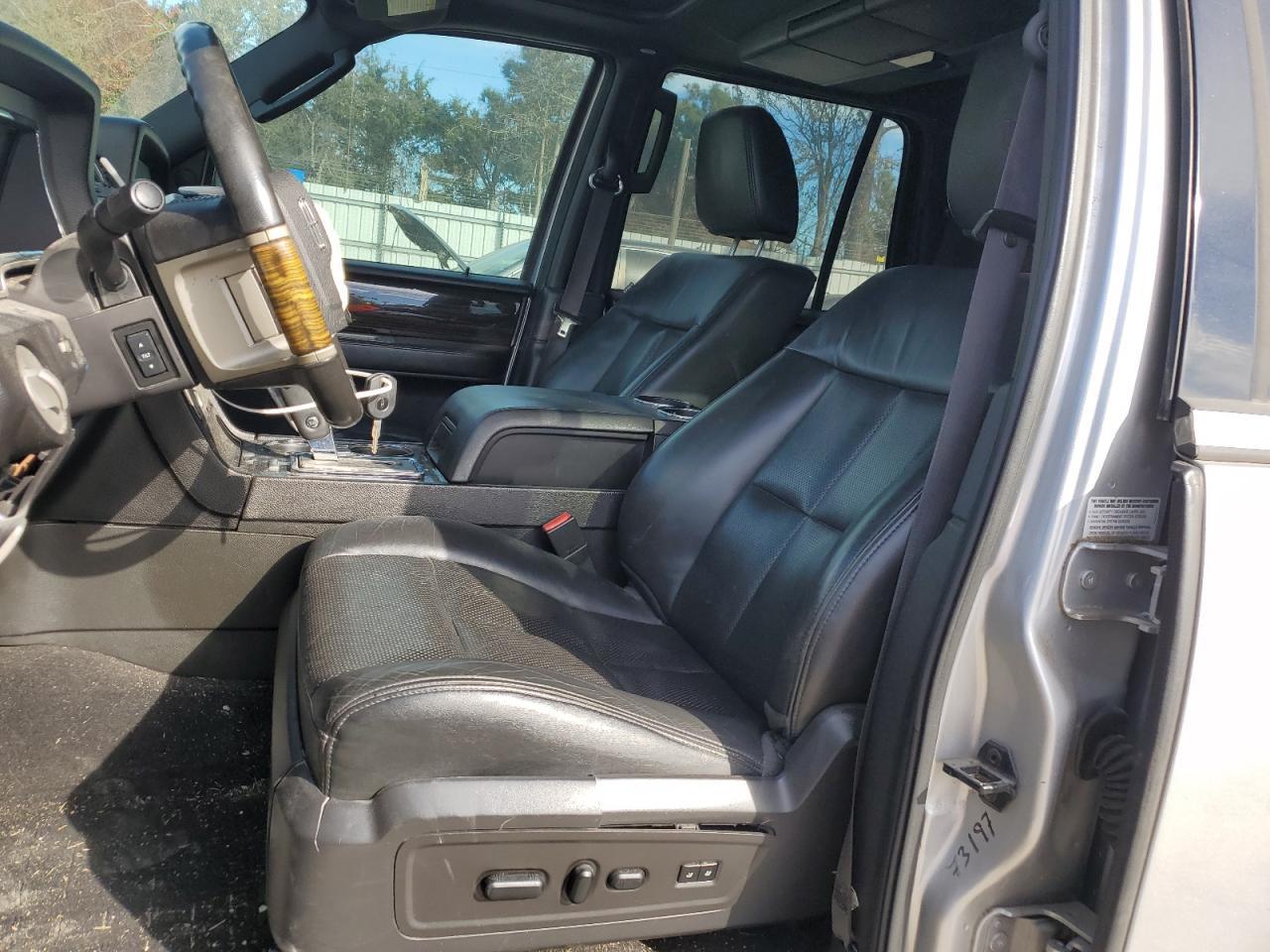 2010 LINCOLN Navigator