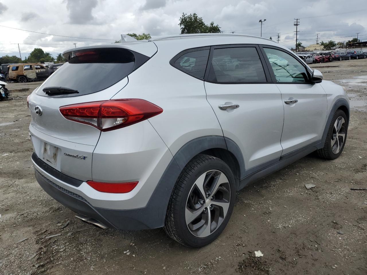 2016 HYUNDAI TUCSON