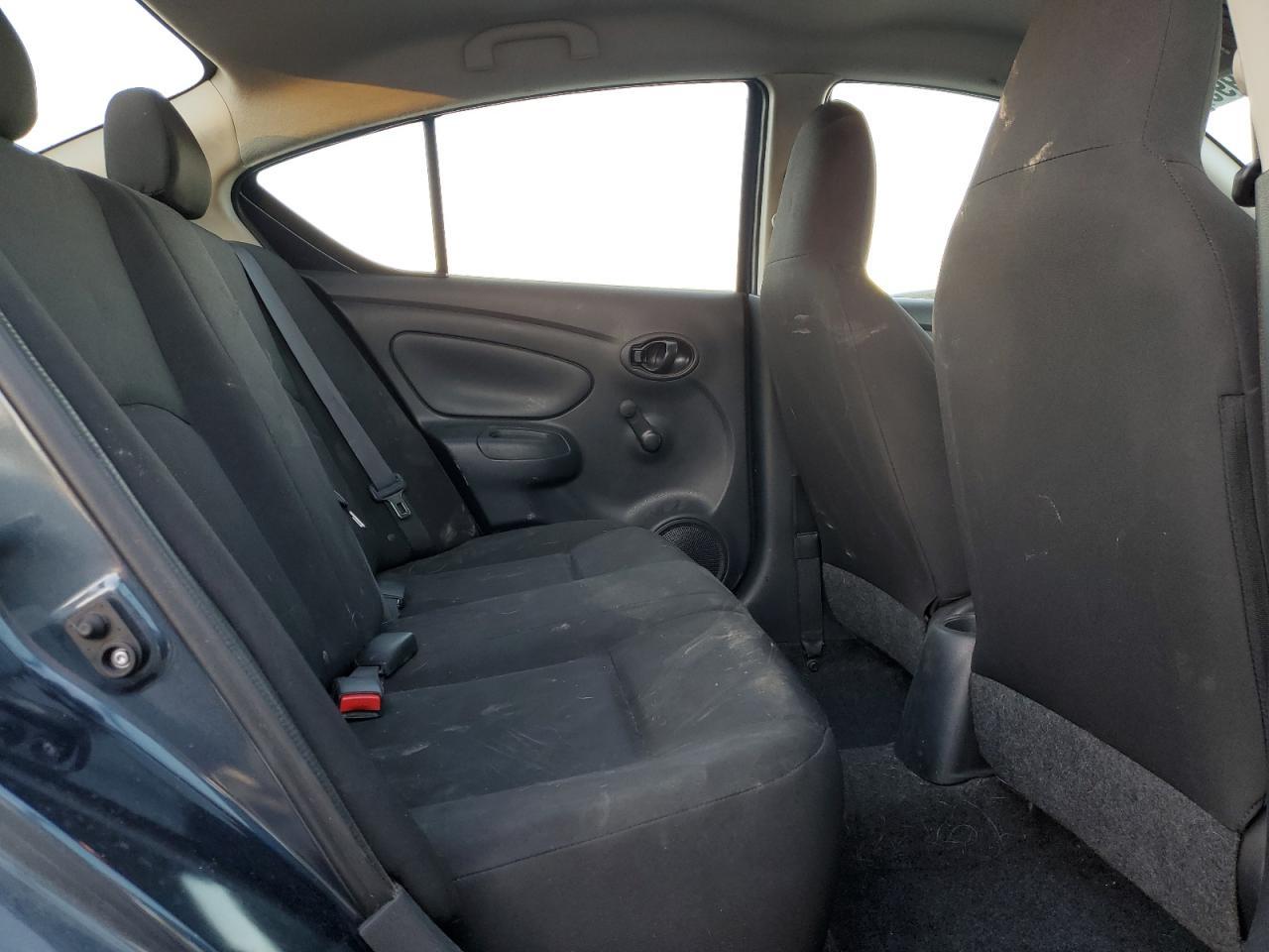 2015 NISSAN VERSA