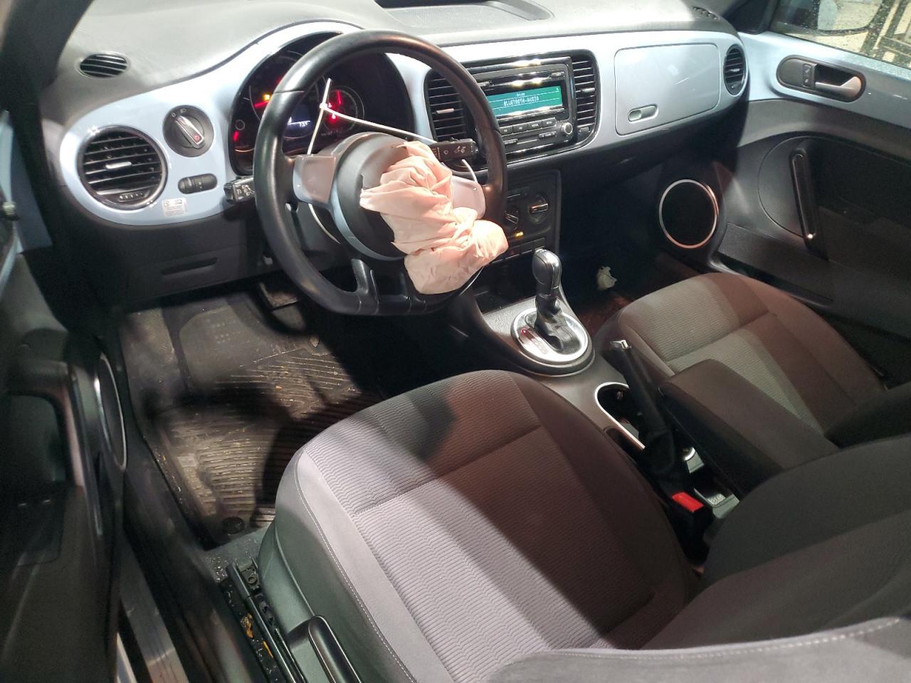 2013 VOLKSWAGEN Beetle