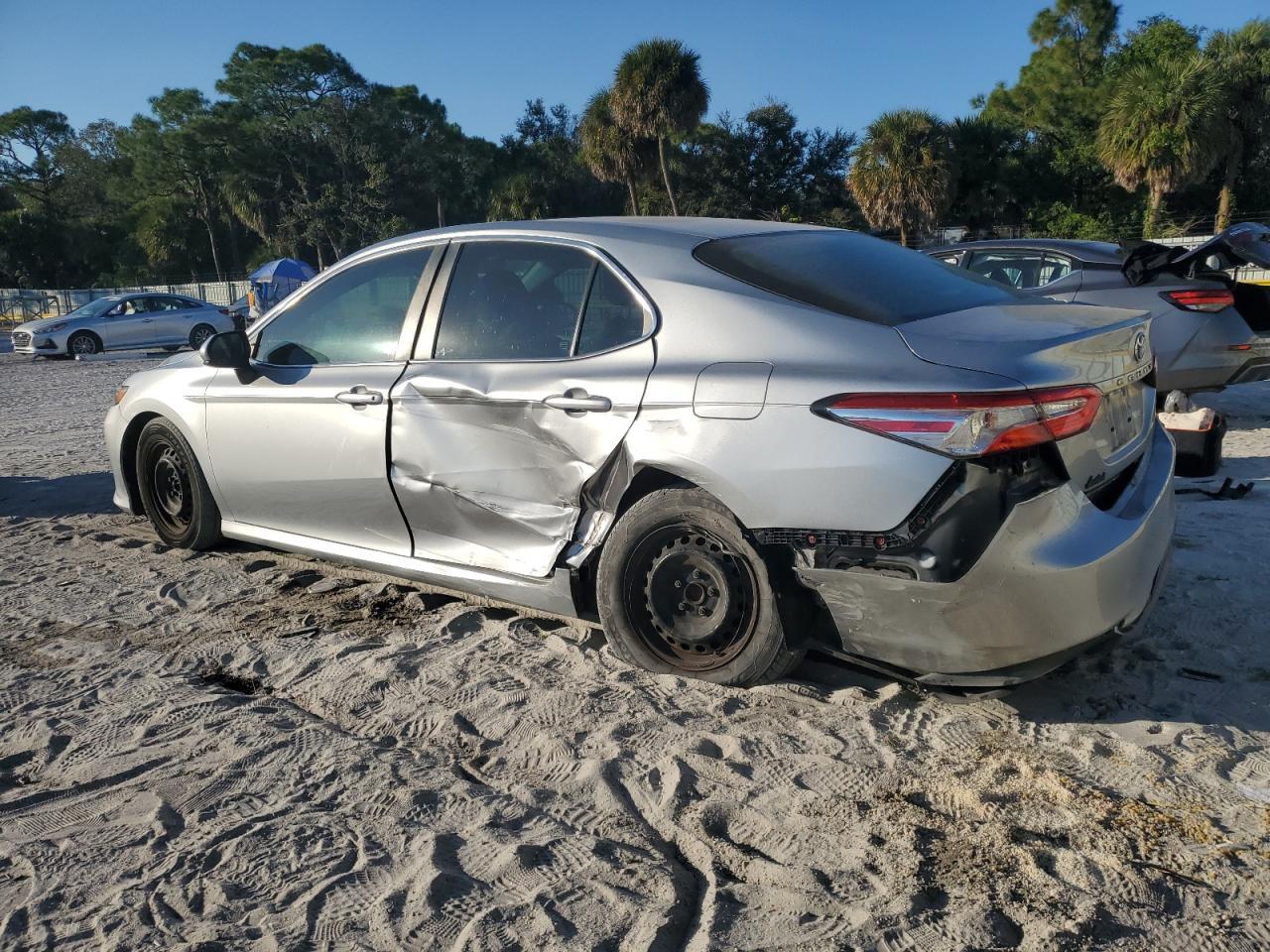 2018 TOYOTA CAMRY