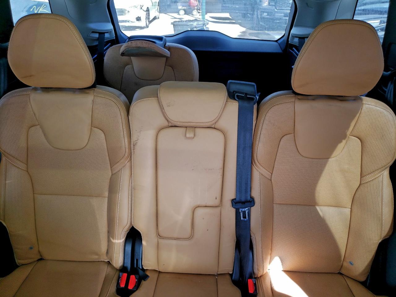 2016 VOLVO XC90