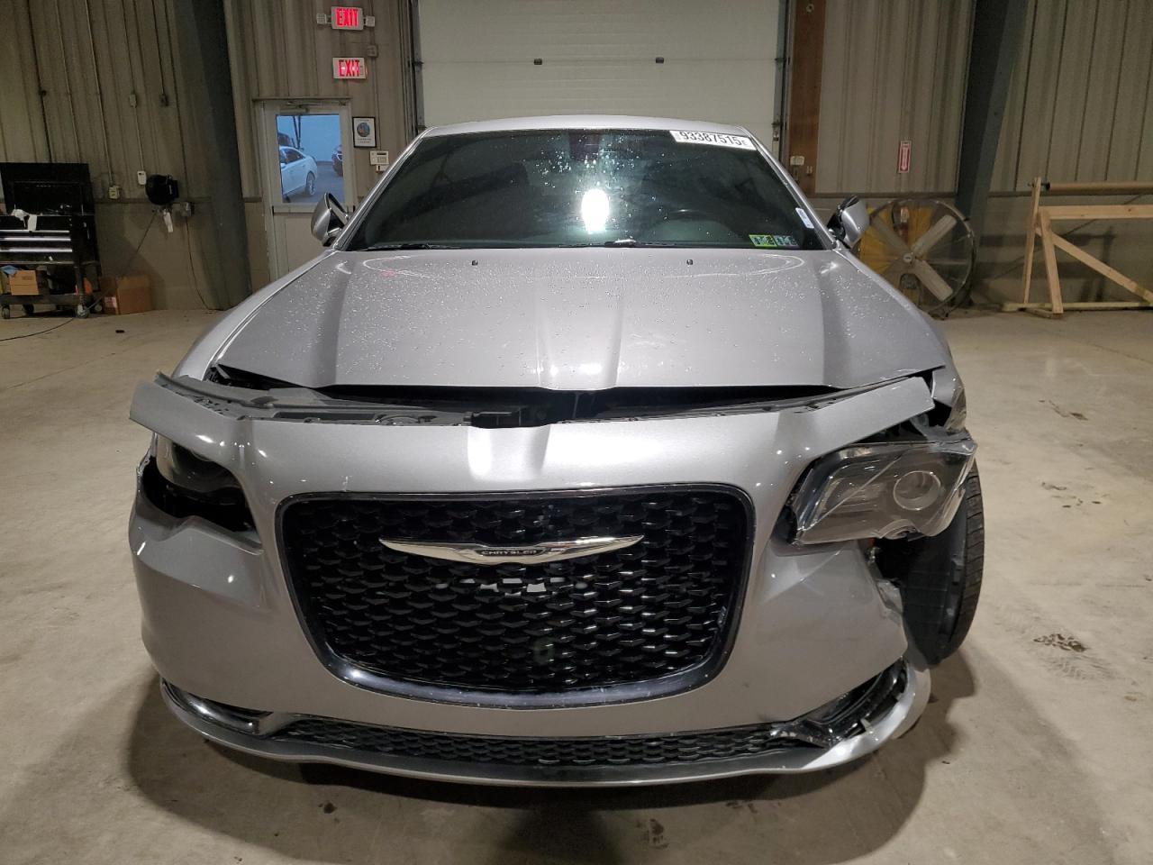 2016 CHRYSLER 300