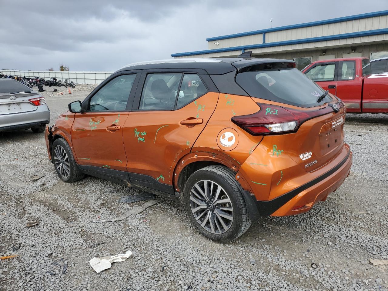 2023 NISSAN KICKS