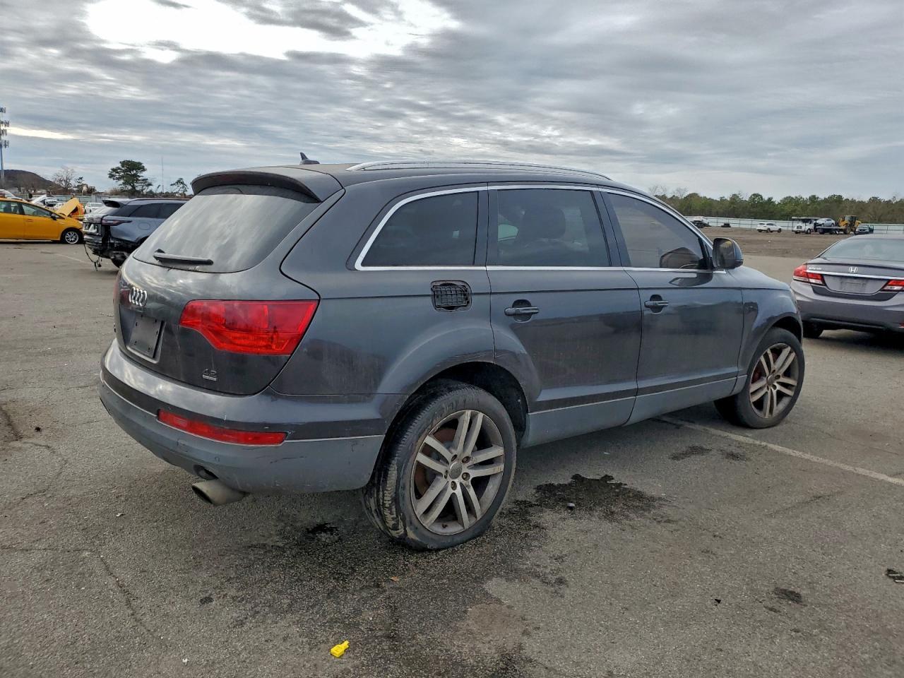 2009 AUDI Q7