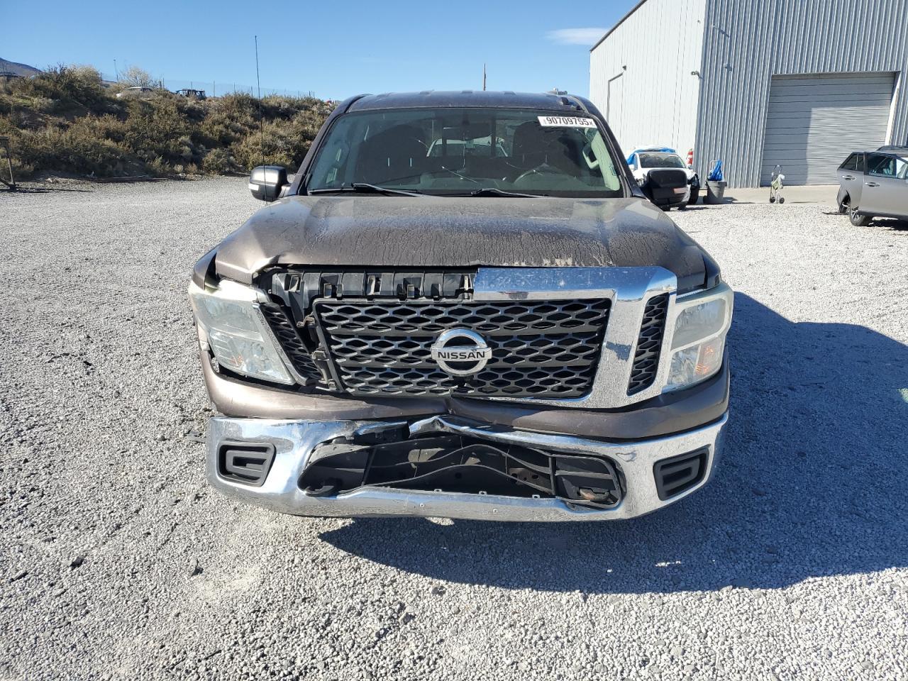 2017 NISSAN Titan
