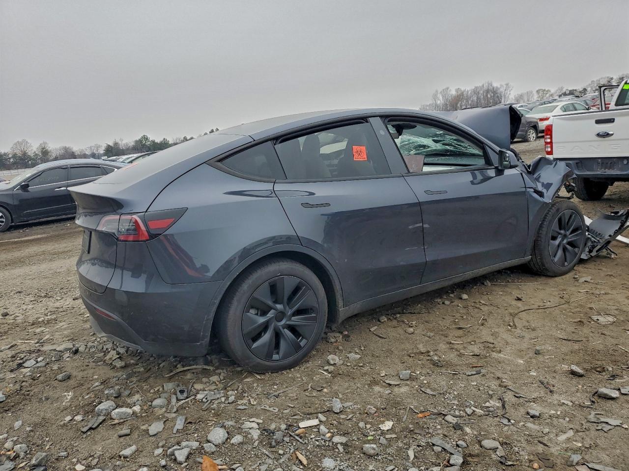 2025 TESLA MODEL Y
