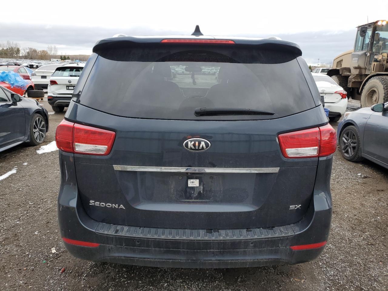 2016 KIA SEDONA