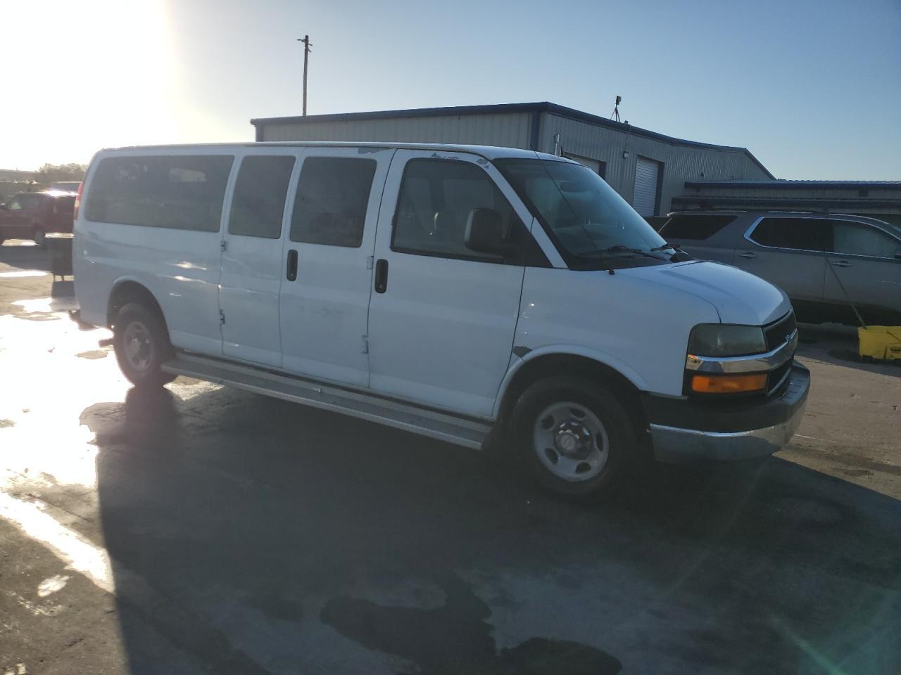 2012 CHEVROLET Express 3500