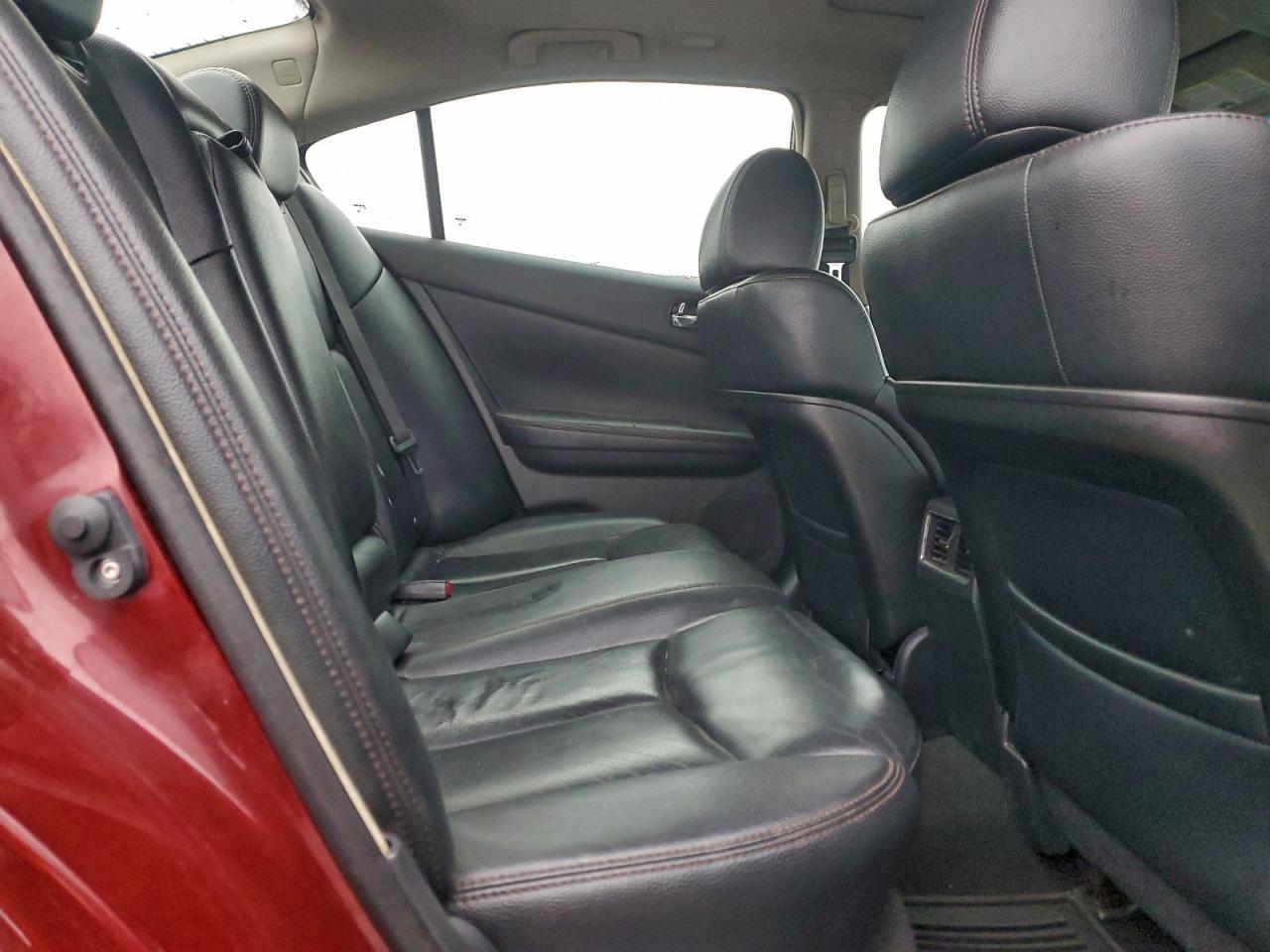 2010 NISSAN Maxima