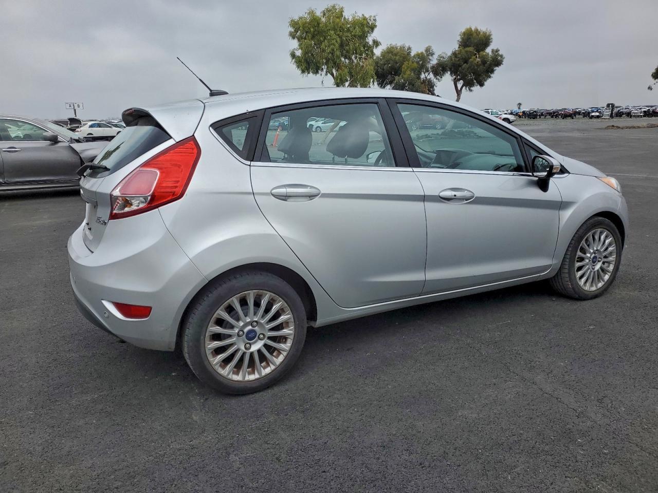 2014 FORD Fiesta