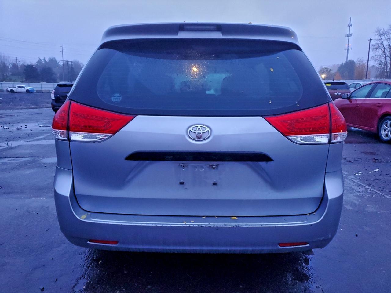 2014 TOYOTA SIENNA