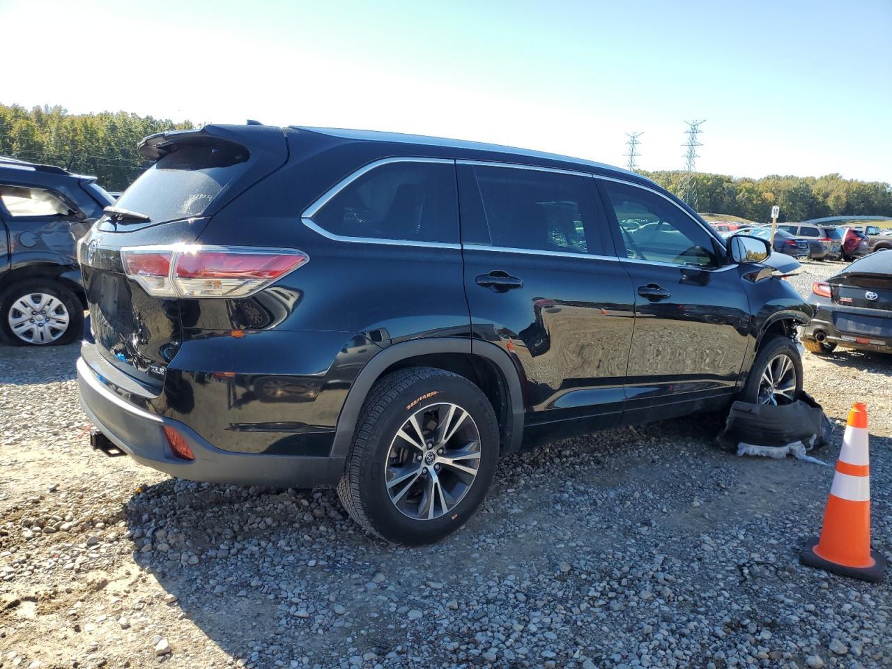 2016 TOYOTA HIGHLANDER