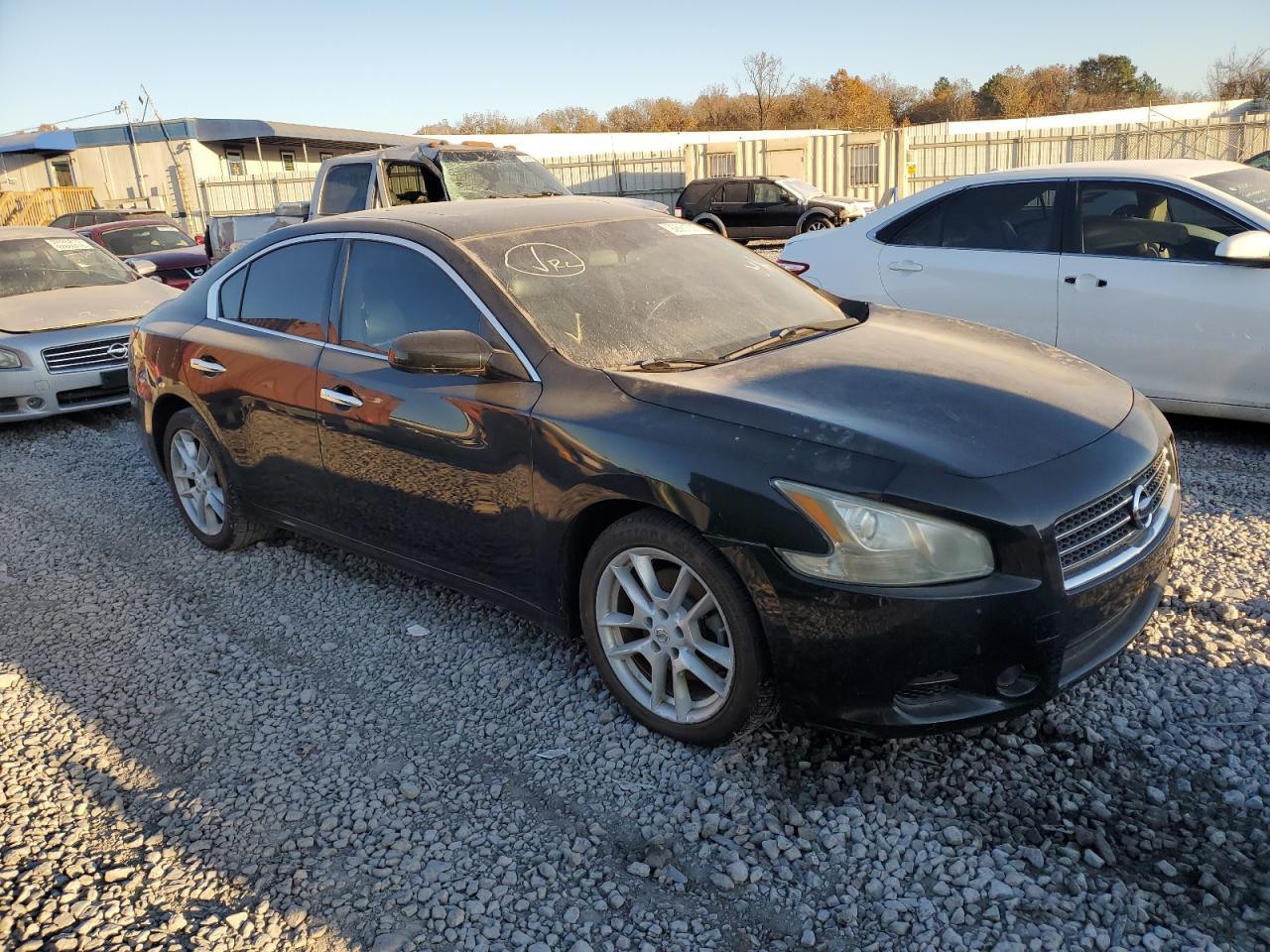 2010 NISSAN Maxima