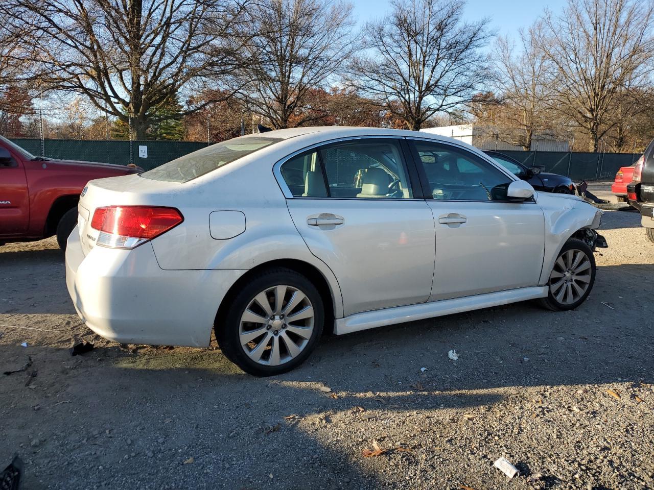 2011 SUBARU Legacy