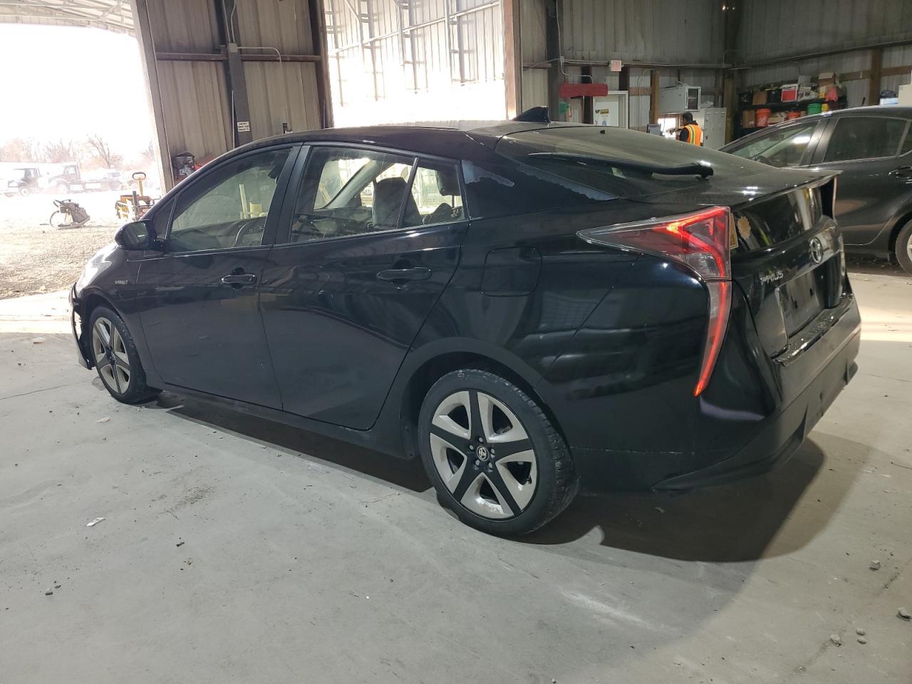 2016 TOYOTA PRIUS