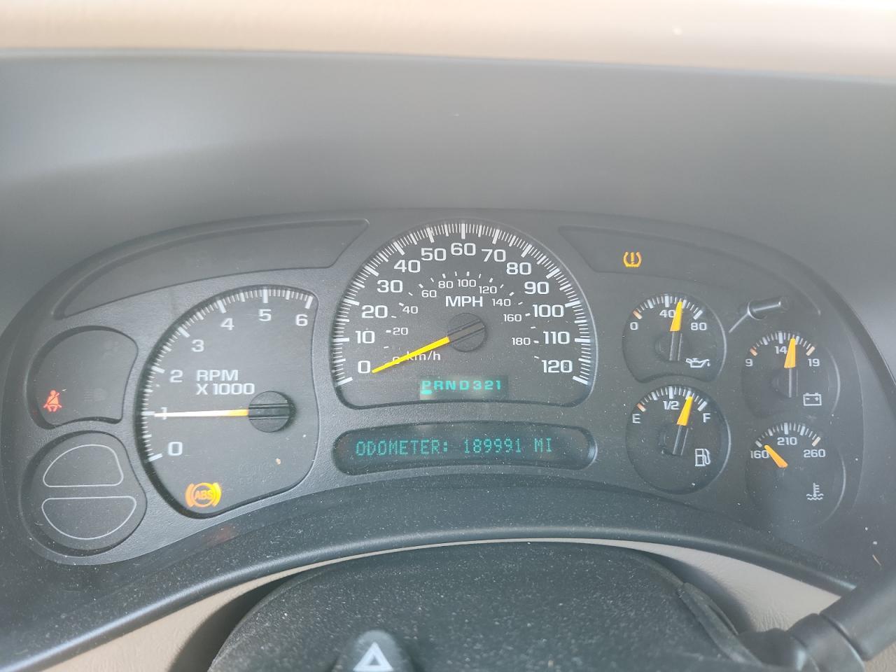 2004 CHEVROLET Tahoe