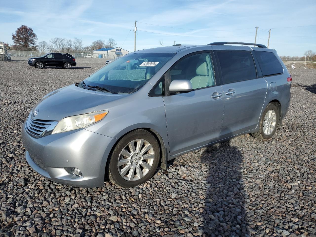 2011 TOYOTA SIENNA