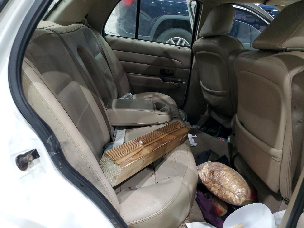 2004 FORD Crown Victoria