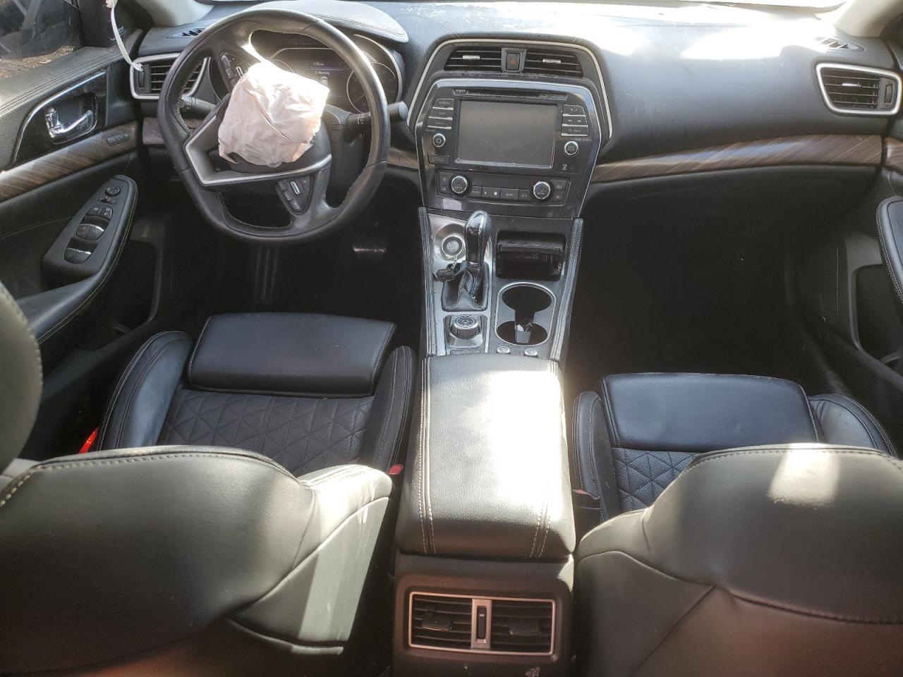 2017 NISSAN Maxima