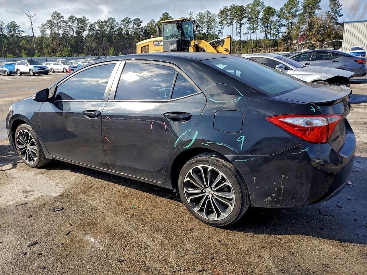 2015 TOYOTA COROLLA