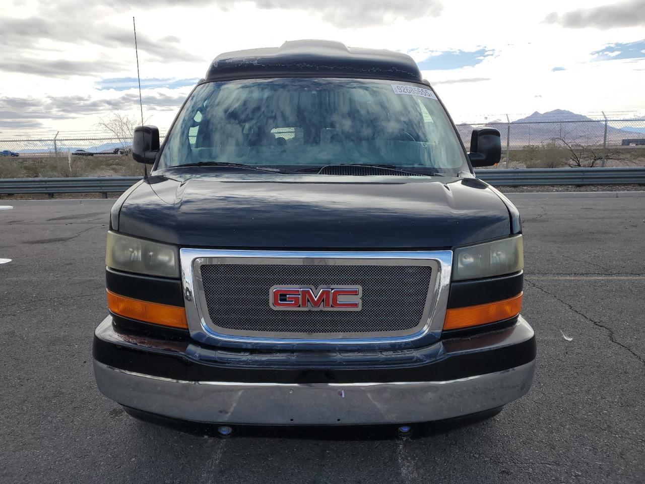 2010 GMC Savana
