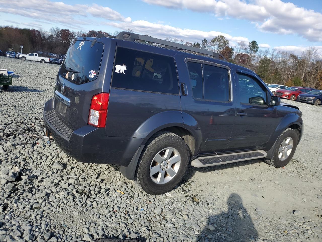 2011 NISSAN PATHFINDER