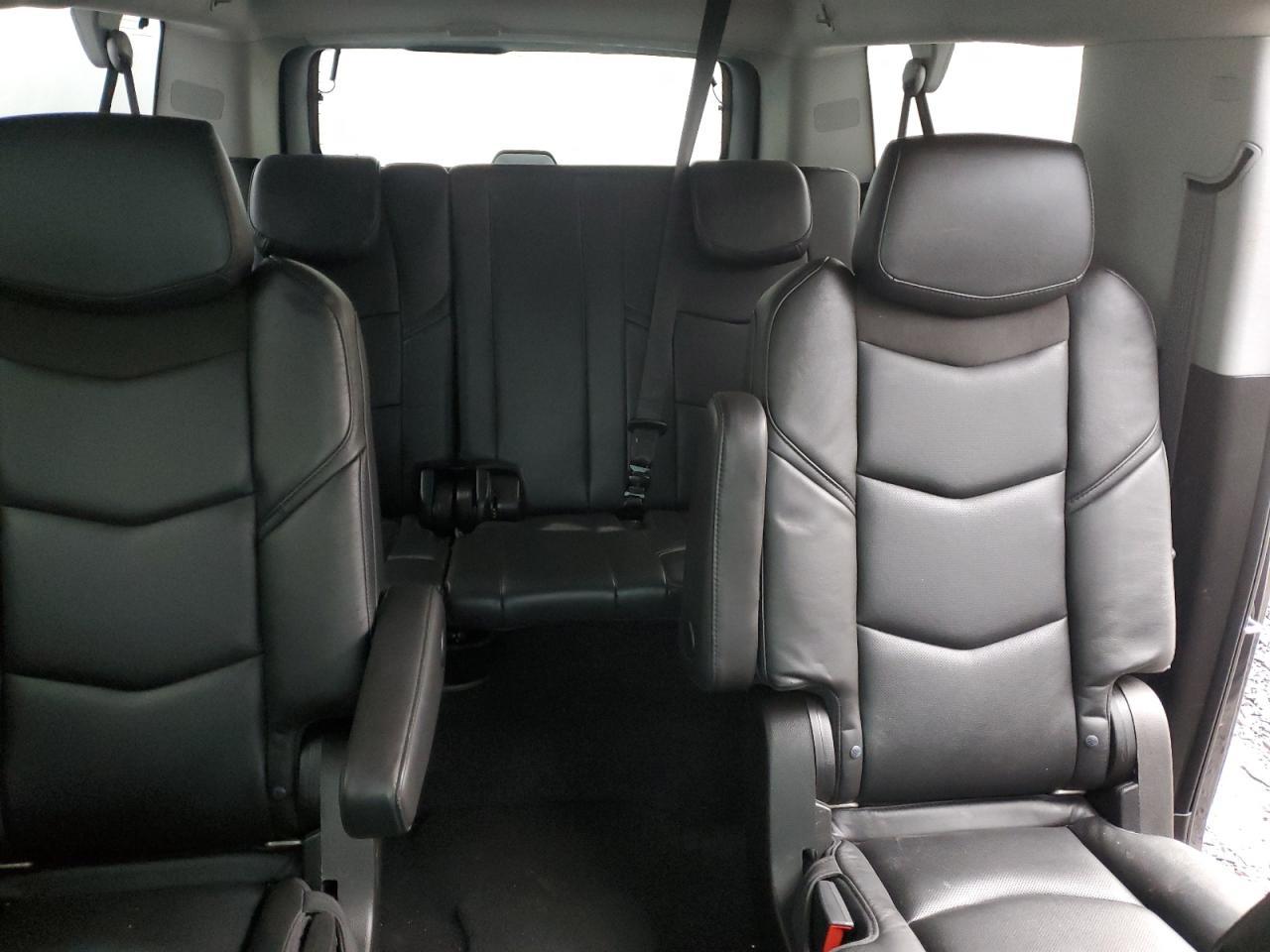 2018 CADILLAC Escalade ESV