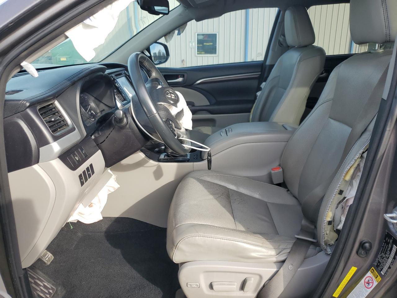 2016 TOYOTA HIGHLANDER