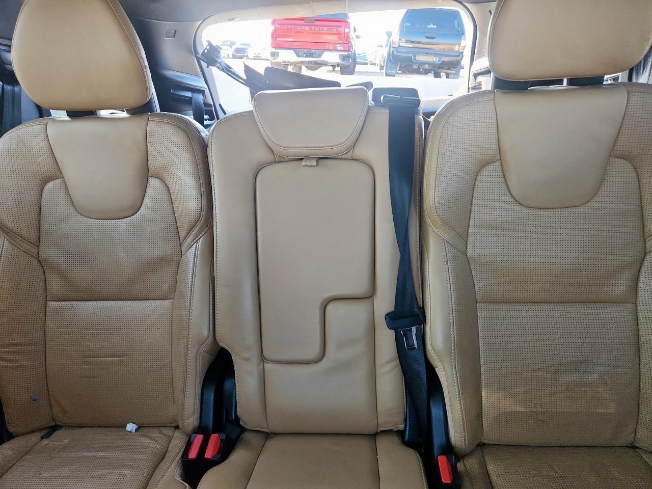 2017 VOLVO XC90