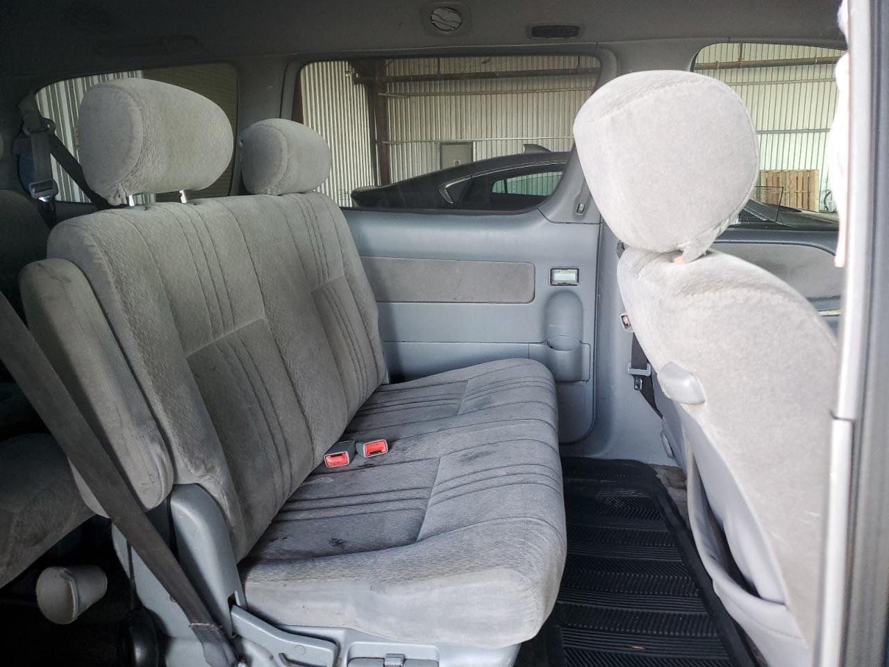 2003 TOYOTA SIENNA