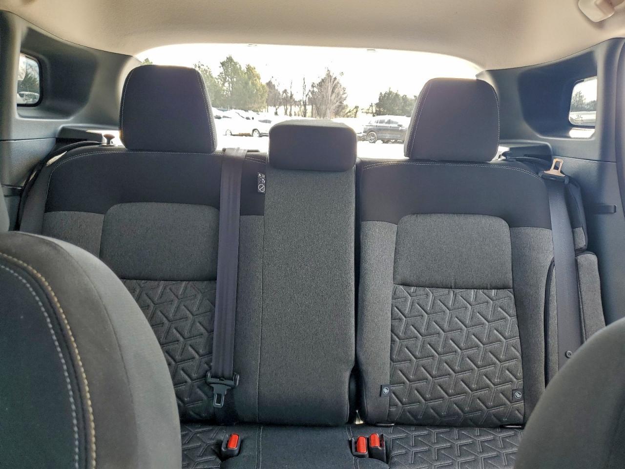 2025 NISSAN KICKS
