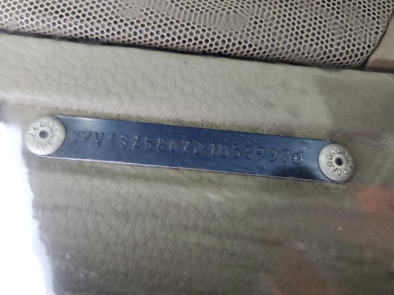 2002 VOLVO V70