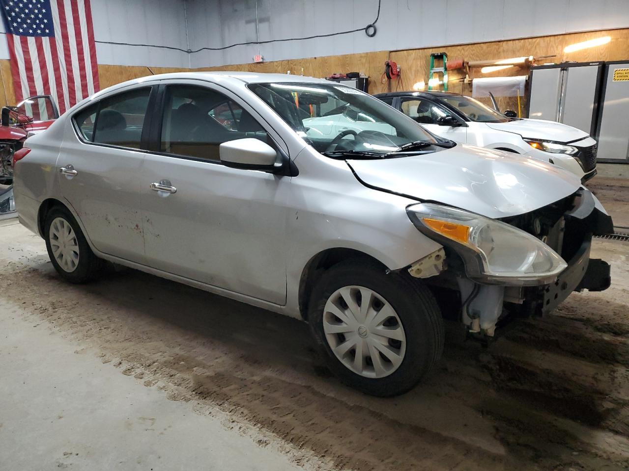 2017 NISSAN VERSA
