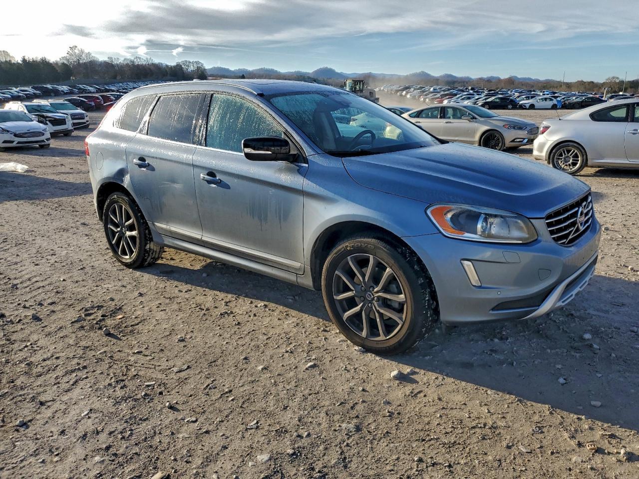 2017 VOLVO XC60