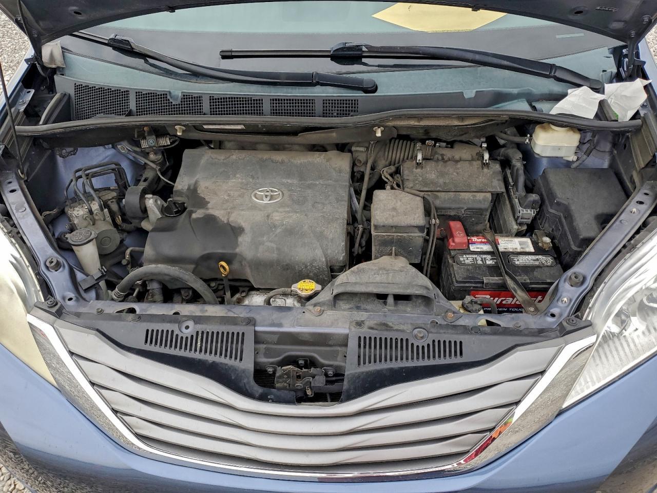 2013 TOYOTA SIENNA