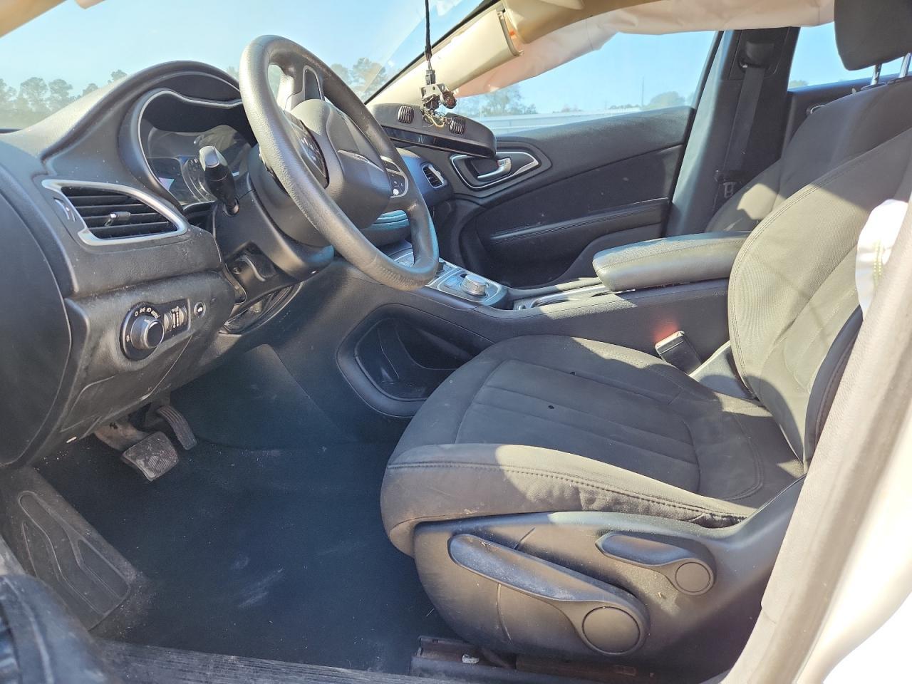 2015 CHRYSLER 200