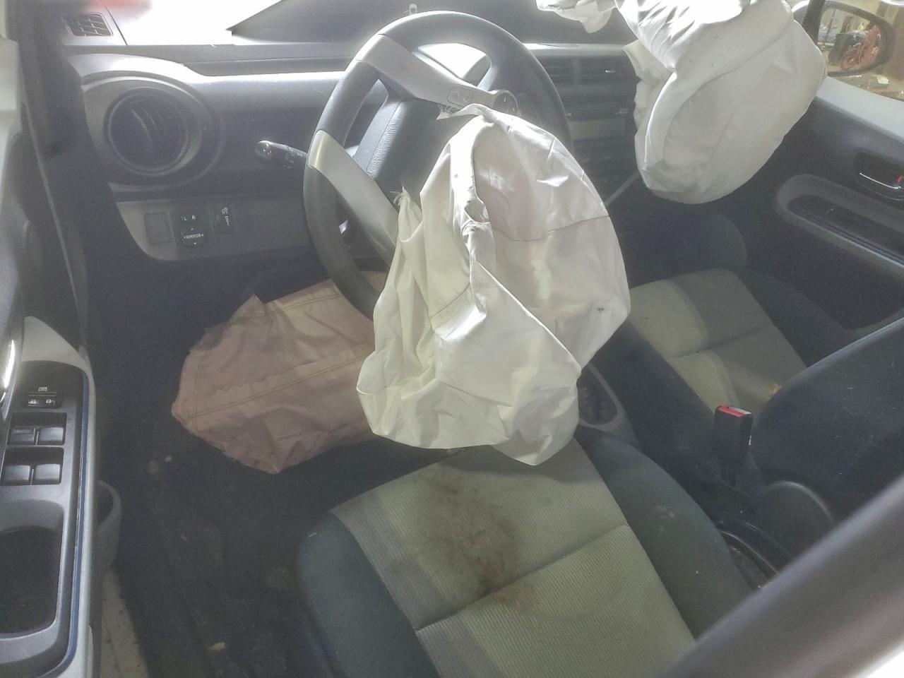 2012 TOYOTA Prius c