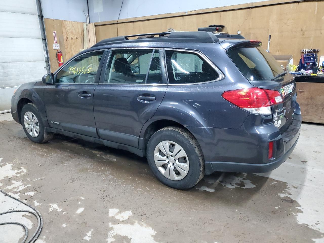 2013 SUBARU Outback