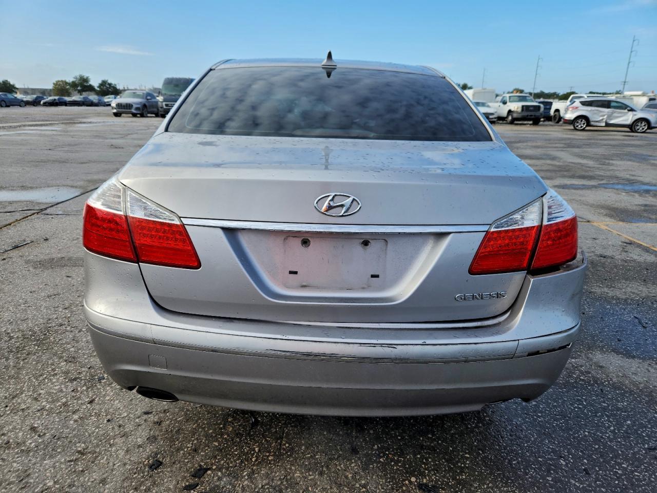 2011 HYUNDAI GENESIS