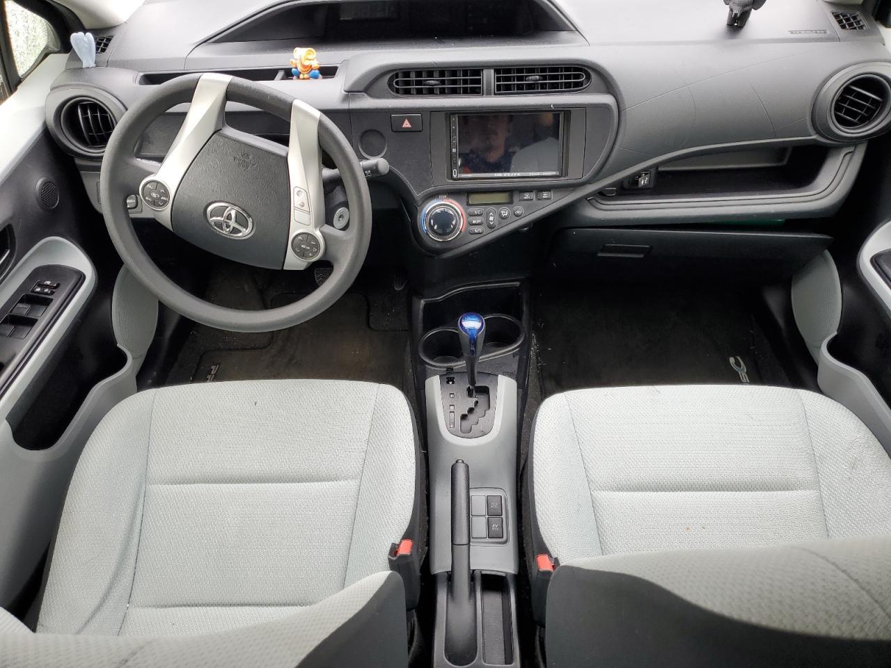 2013 TOYOTA Prius c