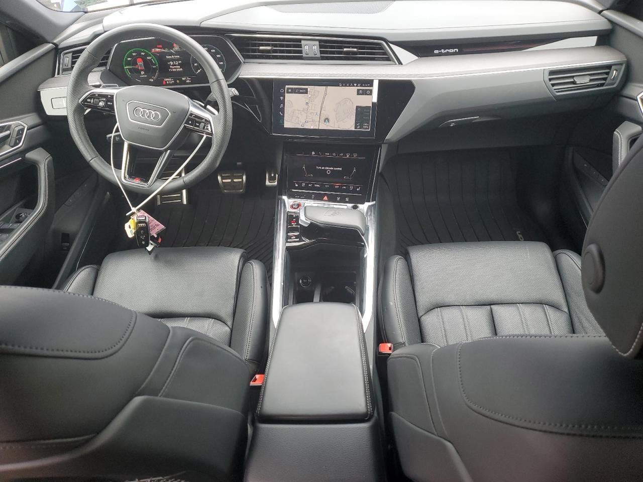 2024 AUDI SQ8