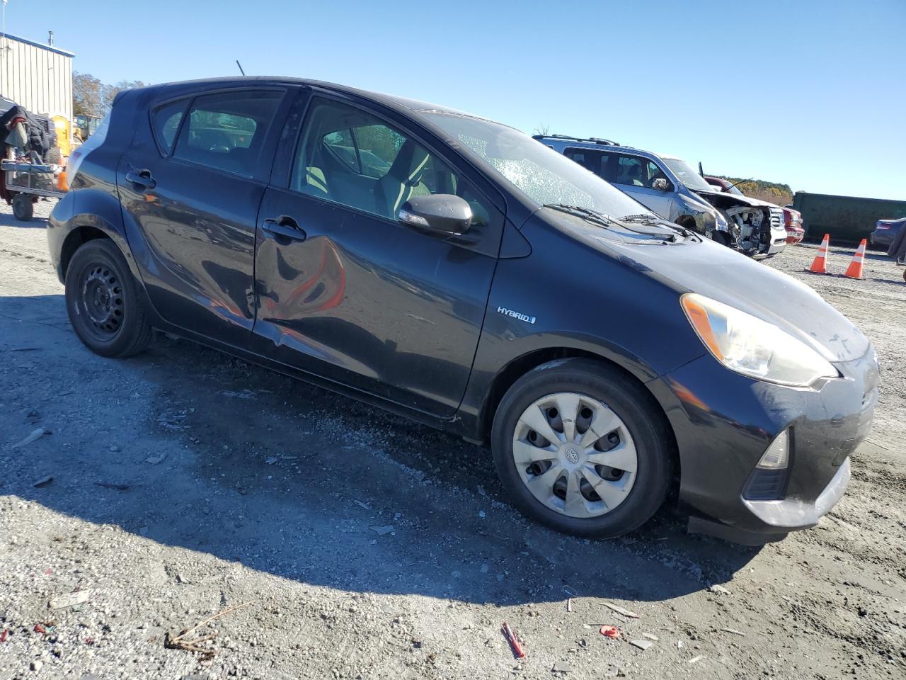 2013 TOYOTA Prius c