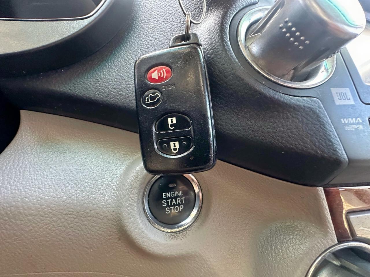 2011 TOYOTA HIGHLANDER