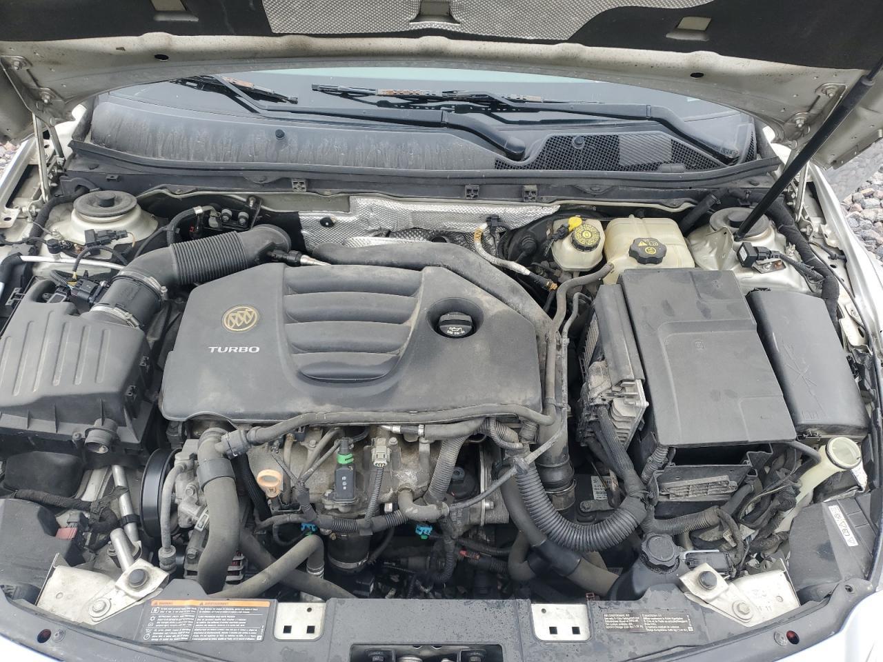 2011 BUICK Regal