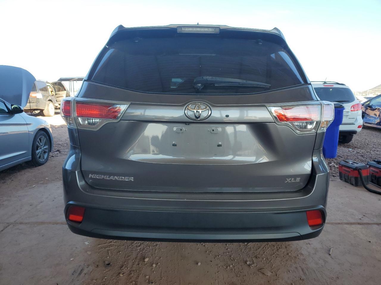 2015 TOYOTA HIGHLANDER