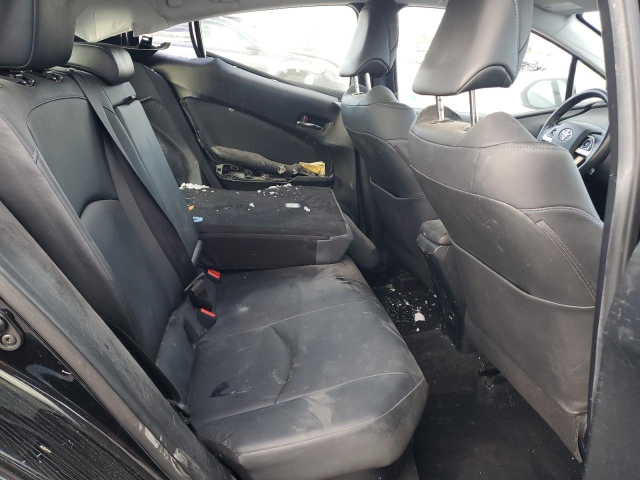 2016 TOYOTA PRIUS