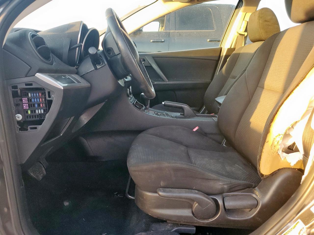 2013 MAZDA 3