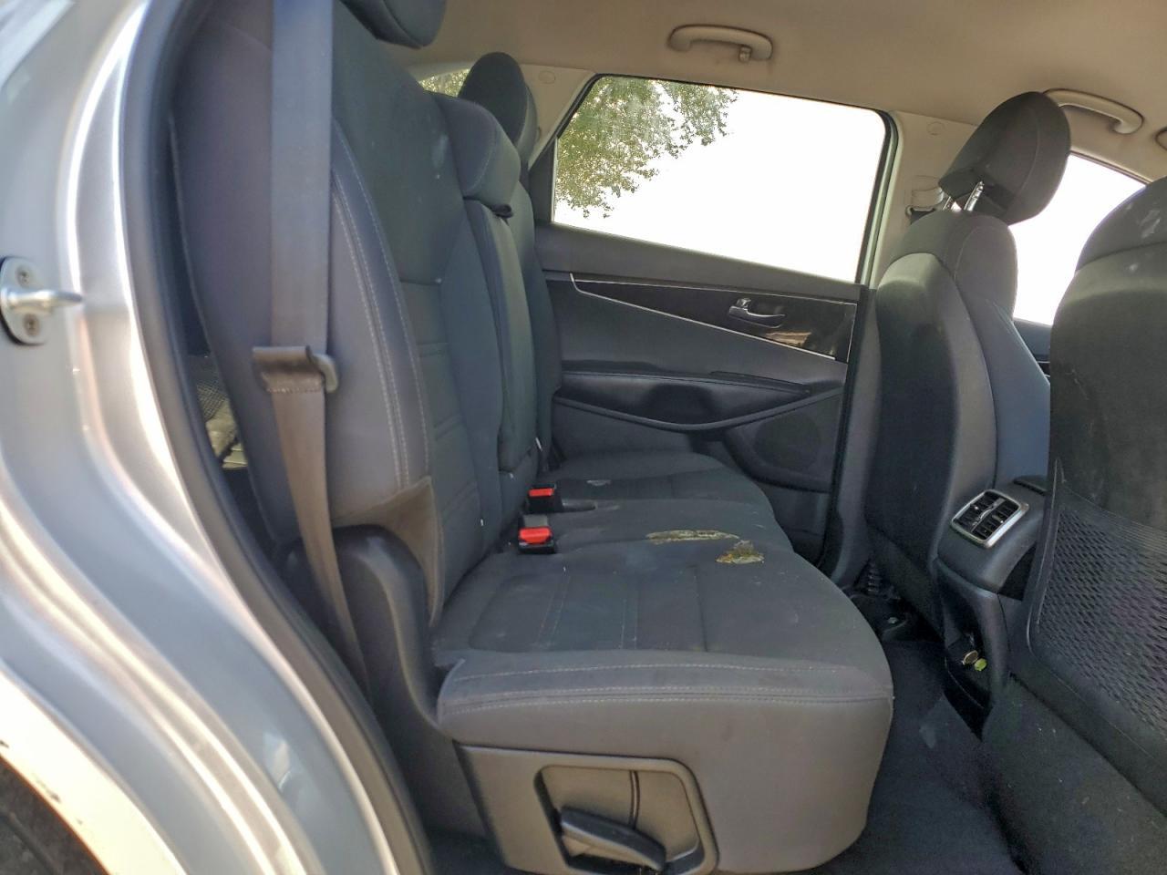 2017 KIA SORENTO